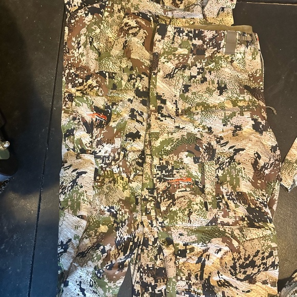 Sitka Optifade hunting kit,Tops 2XL pants 42. Day pack included - Picture 4 of 6